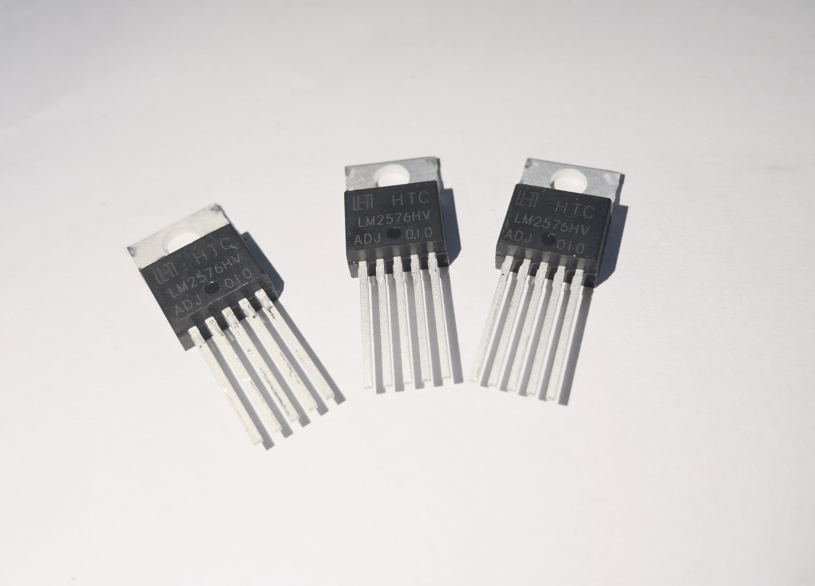 LM2576HVT-ADJ .jpg